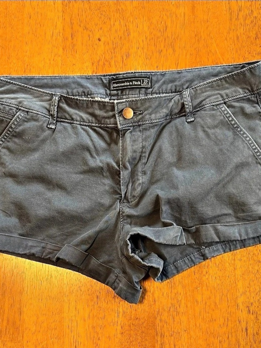 Abercrombie & Fitch Shorts in Gray Waist 29